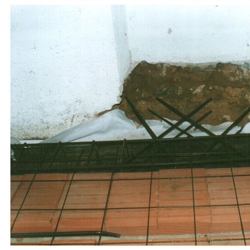 particolatre di aggancio solai
